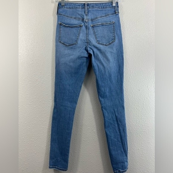 Universal Thread High Rise Jegging Medium Wash Ripped Distressed, Size 00/24R - Picture 3 of 10